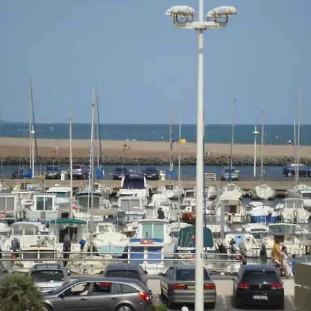 22, Le Capitaine Apartment *